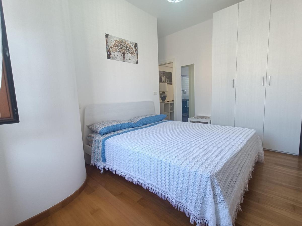 La Casa Di Erika - Pesaro Centro-Mare Apartman Kültér fotó